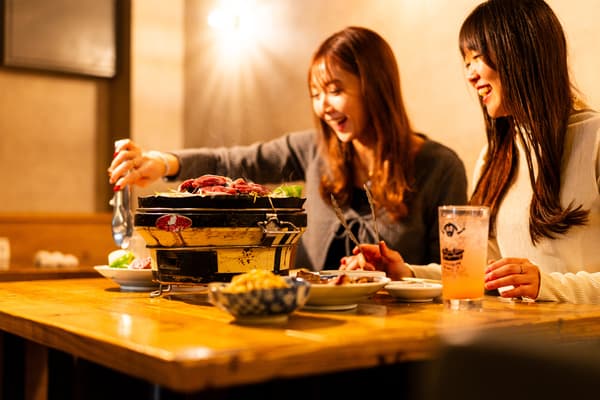 含气泡酒的畅饮