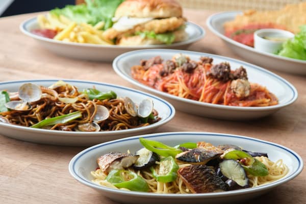 Pasta yang dibuat dengan sayuran lokal