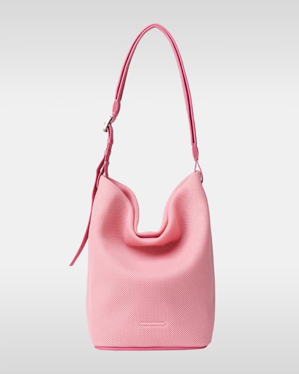 淡粉色中号网眼霍博包