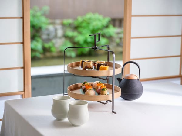 Teh sore ala Jepang hasil kolaborasi dengan OGATA