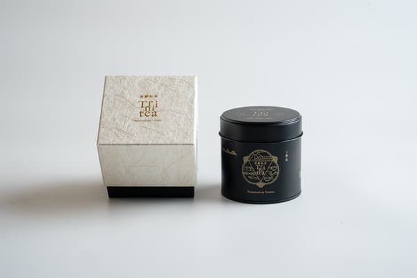 Trinitea Mino washi gift box and second-flush leaf tea