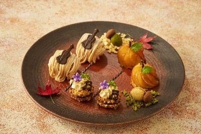 Hidangan gurih yang disajikan sebagai bagian dari afternoon tea Symphony of the Autumn Forest