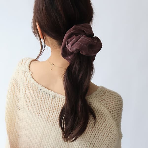 Herringbone Volume Scrunchie (ヘリボーンボリュームシュシュ)