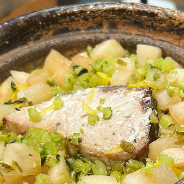 Akebonobashi Kazu 内部