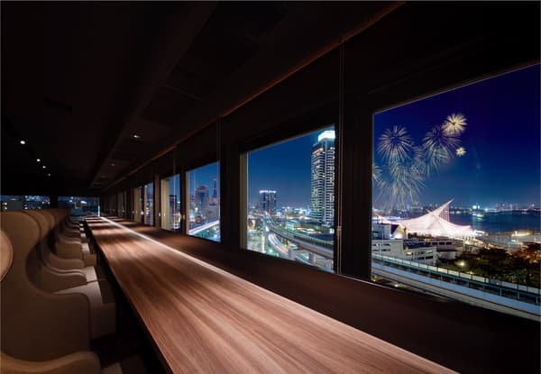 HIDEOUT – Counter Seats Overlooking Kobe's Nightscape