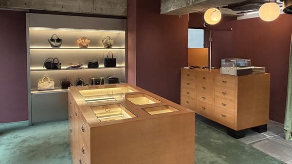 VALEUR 二子玉川店賣場