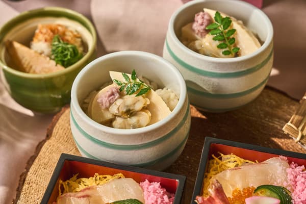 蛤蜊和竹笋蒸白，贝类汤风