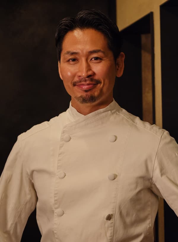 เชฟ Tetsuo Higashi แห่ง BLANCA