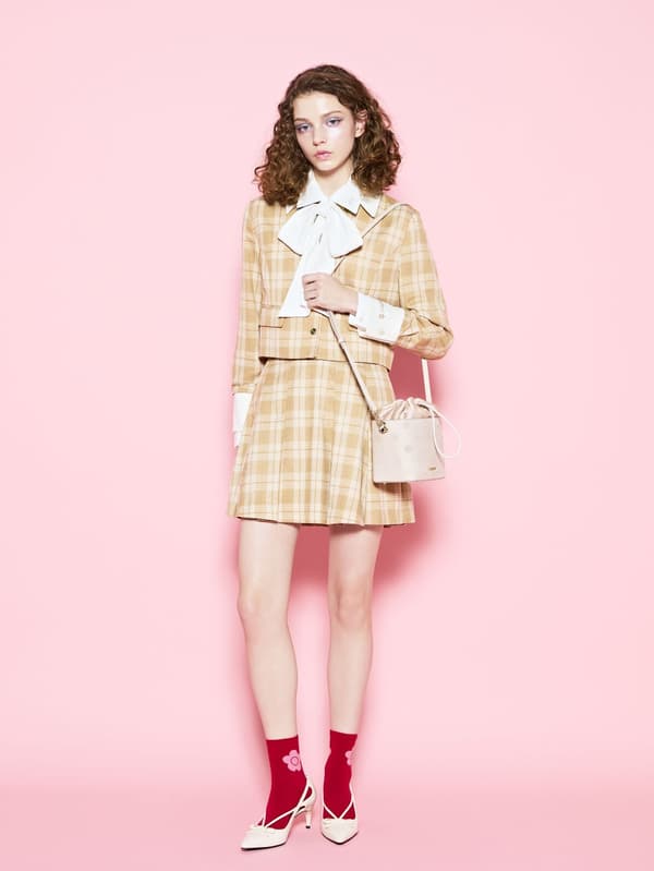 MARY QUANT 经典套装搭配系带衬衫