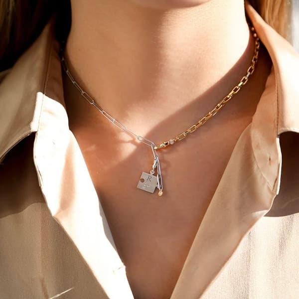 Kalung jimat puzzle MILAMORE dengan berlian braille