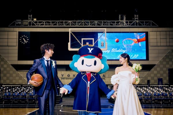 Three-Shot with Mascot CORS