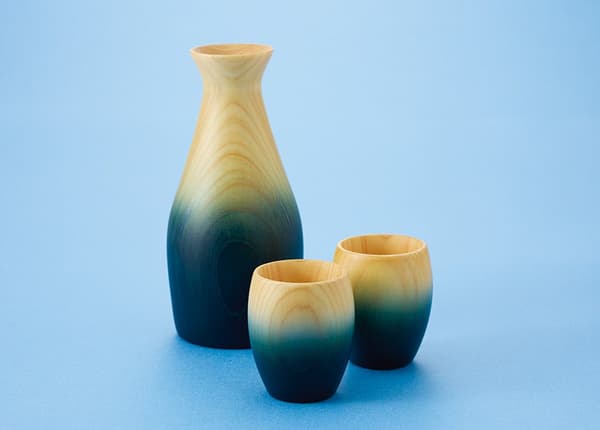 Set de vasos de sake de hinoki teñidos con índigo de AOLA