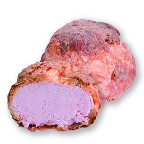 Pie Choux Ice Cream – Strawberry (close-up)
