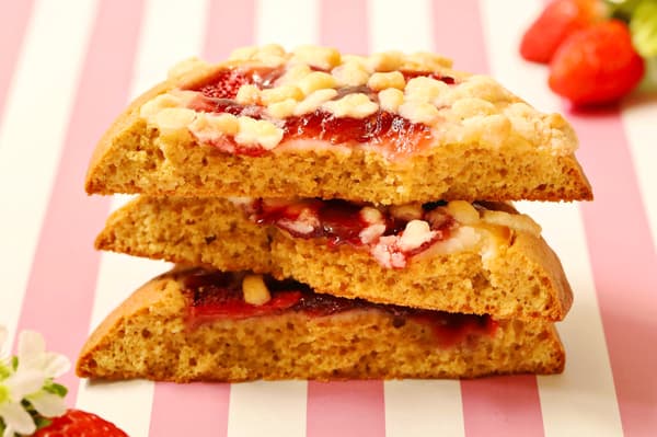 Milky Strawberry Cookie detail