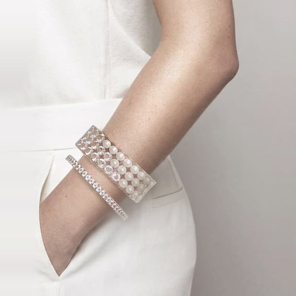 Brazalete de perla de JUTIQU