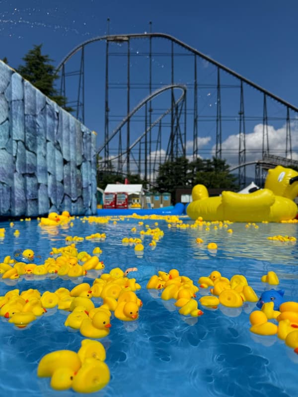 Parent-child water gun battle at Kids Jappaan