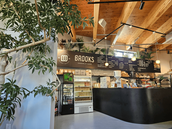BROOKS GREENLIT CAFE