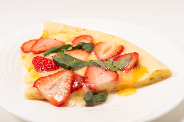 Strawberry Pizza with Three Kinds of Cheese — ¥500