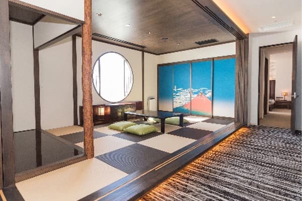 投影仪、大屏幕和BOSS扬声器环绕系统