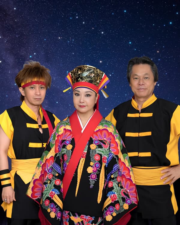 在美ら海音樂之夜表演的 Rinken Band 上原知子