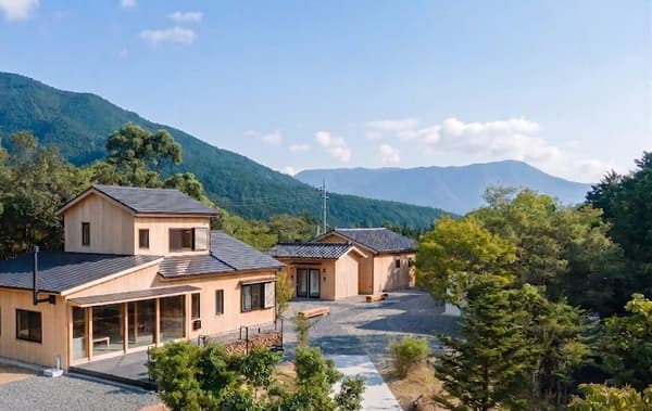 SEN.RETREAT TAKAHARA