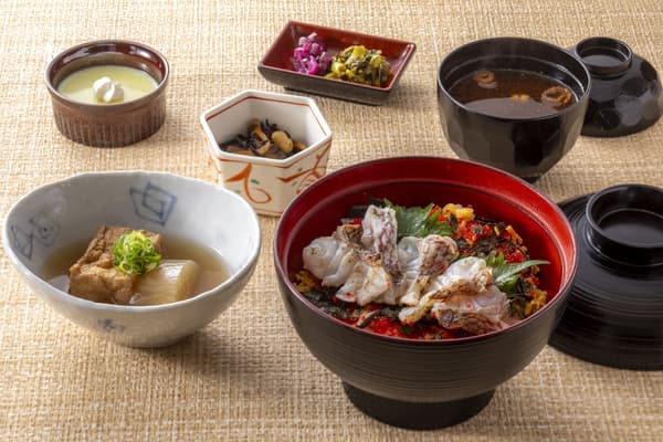 纪太和的烤鲷鱼什锦寿司饭