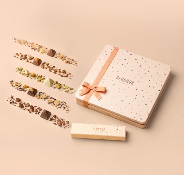 NEUHAUS Valentine's collection display