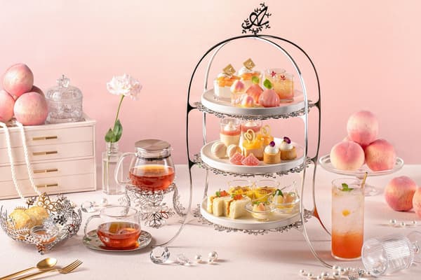 Bijou Peach Afternoon Tea — ¥6,900 (tax included)