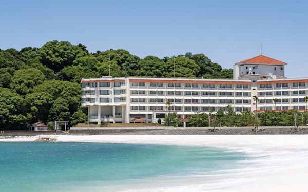 The coastline near Shiraraso Grand Hotel in Nanki-Shirahama