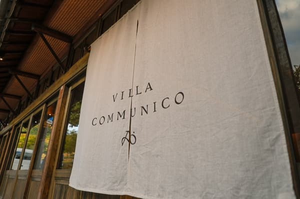 VILLA COMMUNICO, a five-room gastronomy auberge at the foot of Mount Wakakusa in Nara