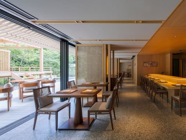Interior de Ryozen, el restaurante kappo de Banyan Tree Higashiyama Kyoto