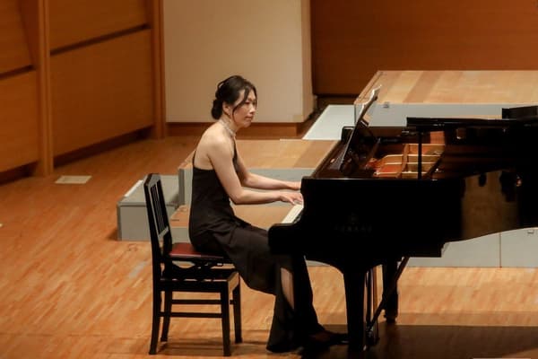 후지이 아즈사(피아니스트)