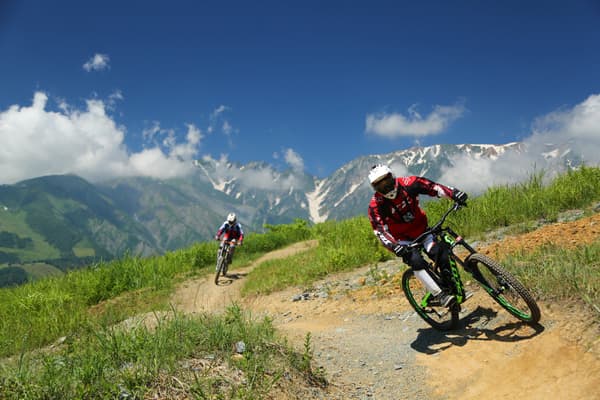 白馬岩岳巨型鞦韆
