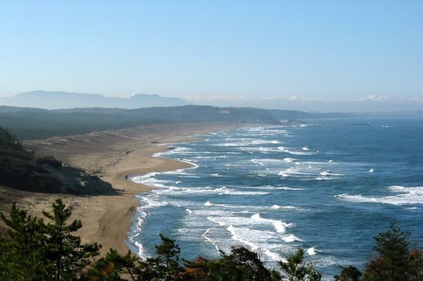 片野海岸,沙灘向遠方延伸