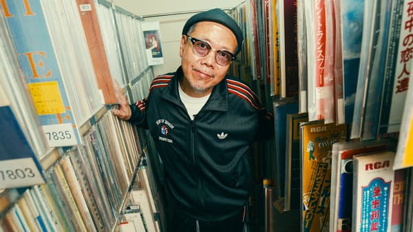 DJ Muro 在 USEN 唱片庫挖掘唱片