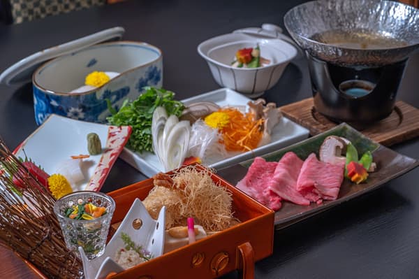 Special kaiseki course featuring matsutake mushroom and Omi beef