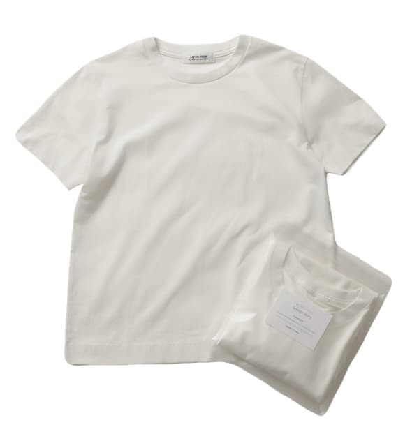 Wearable skincare compact-form T-shirt