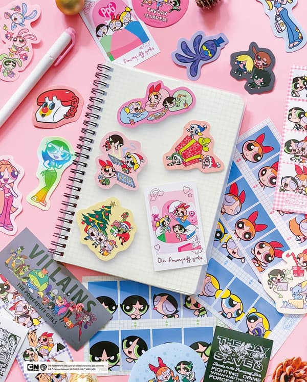 Stickers featuring the girls in Christmas costumes are MIYASHITA PARK original items