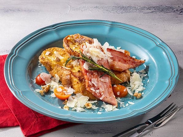 培根和十勝帕爾馬乾酪法式吐司 ¥1,738（含稅）