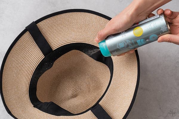 冷却自行车鞍座和公园长椅