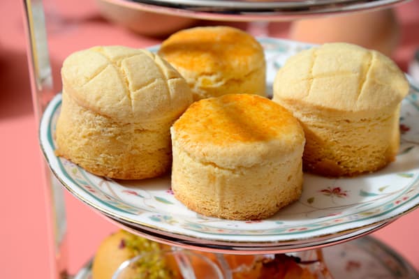 下午茶塔上的司康与咸点