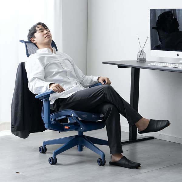 三段式倾斜功能，最大可达130度