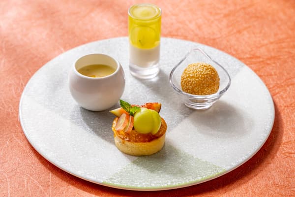Dessert, 4 Kinds (Dim Sum Lunch) (image)