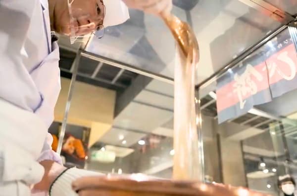 วาราบิโมจิแท้นวดมือโดยช่างฝีมือ