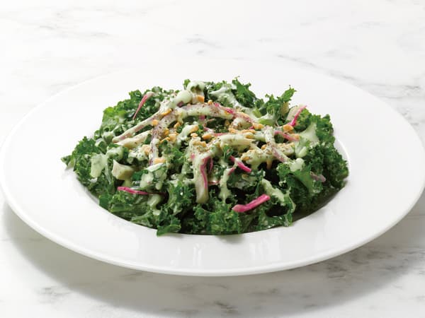 羽衣甘蓝沙拉配绿色女神酱