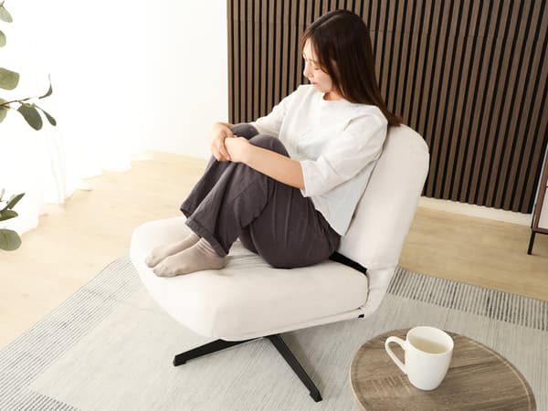 PONY chair – sideways seating position