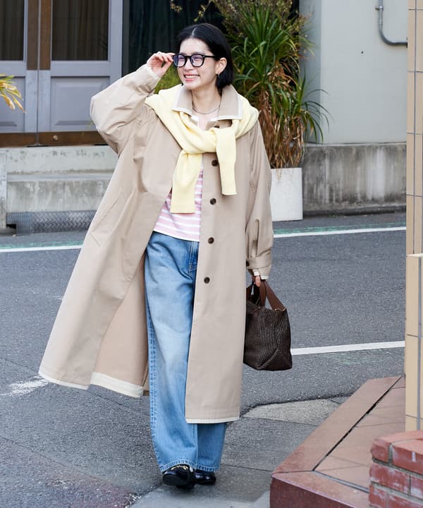 撞色立领外套正面图