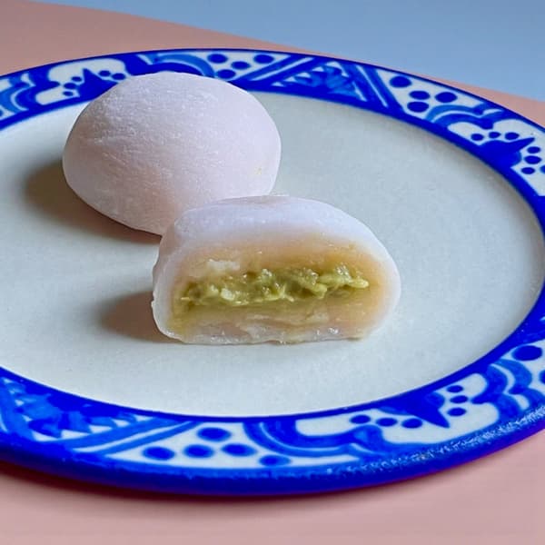Pistachio cream daifuku