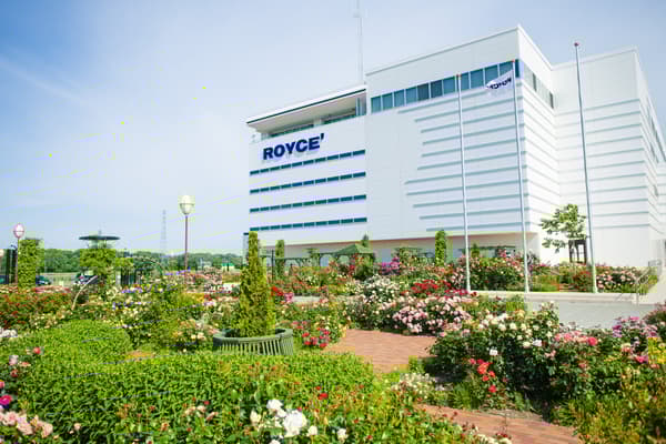 ROYCE' Rose Garden Aino-Sato