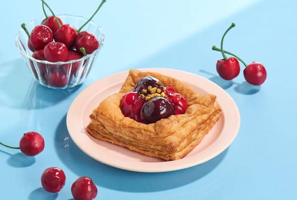 Tarta abierta recién horneada [Cereza]